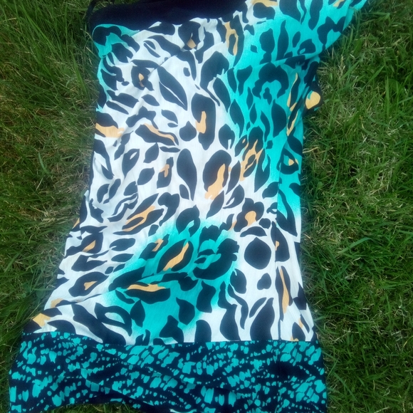 2/20 green leopard long off shoulder top - Picture 3 of 3